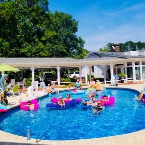 Meet your Posher, Sandra